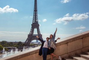 Paris: Private Photoshoot at the Eiffel Tower