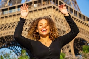 Paris: Private Photoshoot at the Eiffel Tower