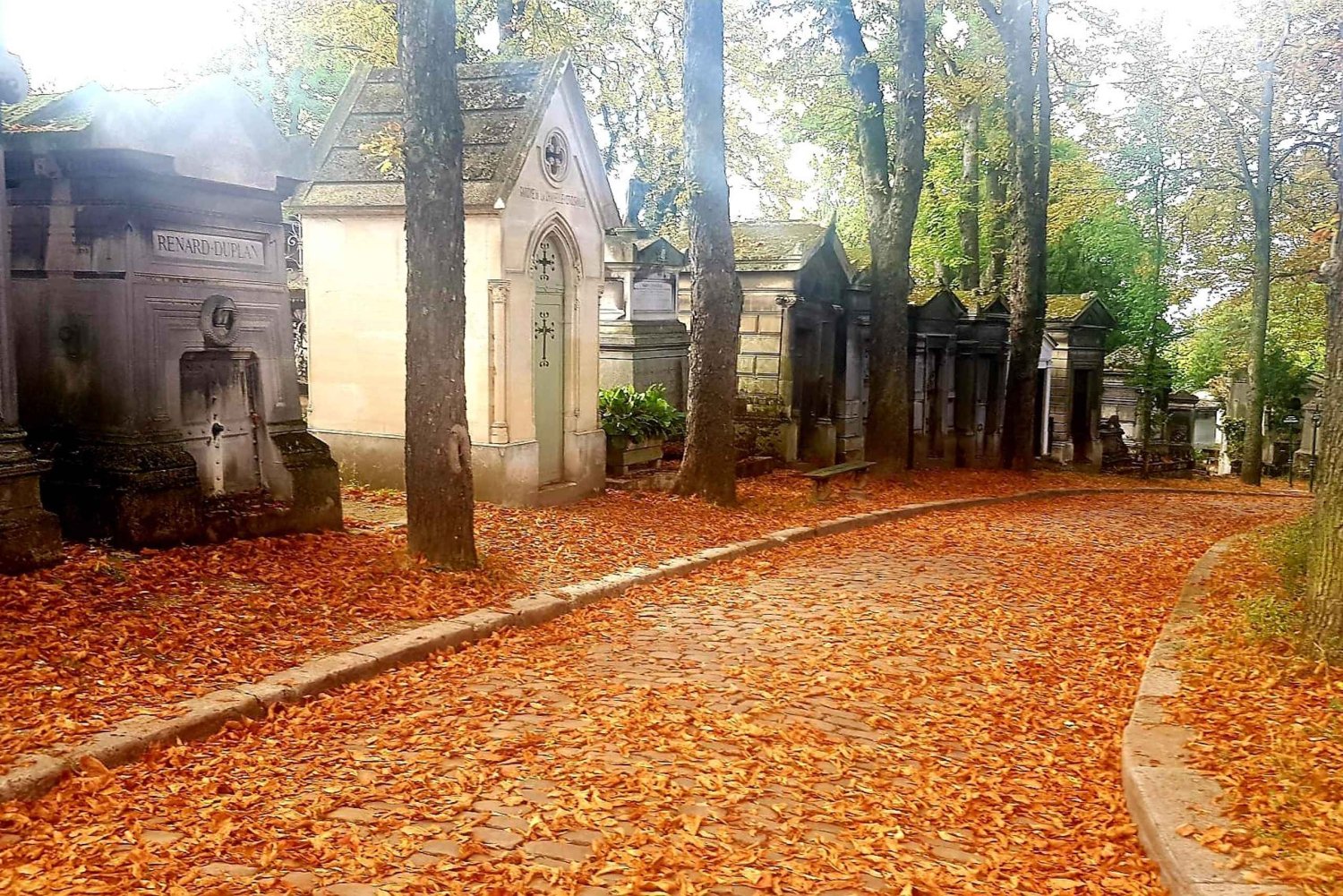 Le Père Lachaise : comme au théâtre. Visite avec un comédien