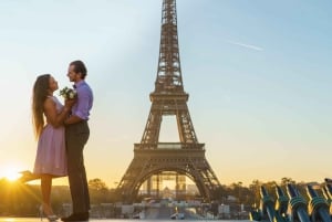 Photographer in Paris: Eiffel Tower and the most beautiful spots for a photo shoot