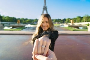 Photographer in Paris: Eiffel Tower and the most beautiful spots for a photo shoot