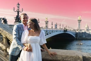 Photographer in Paris: Eiffel Tower and the most beautiful spots for a photo shoot