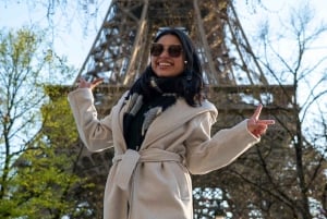 Photographer in Paris: Eiffel Tower and the most beautiful spots for a photo shoot