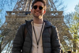 Photographer in Paris: Eiffel Tower and the most beautiful spots for a photo shoot