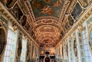 パリからフォンテーヌブロー、ベルサイユ、トリアノン二等兵