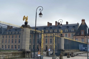 パリからフォンテーヌブロー、ベルサイユ、トリアノン二等兵