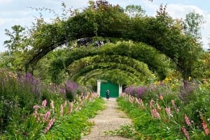 Private Giverny Half-day trip from Paris by Mercedes