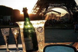 Private tour of Paris by Night with Champagne