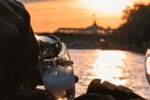 Sail to the Eiffel Tower on a 1h30 private cruise