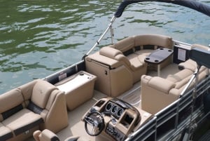 Sail to the Eiffel Tower on a 1h30 private cruise