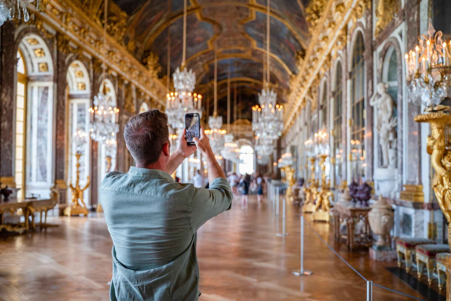 Gå förbi kön till Versailles slott och trädgårdstur med transfer