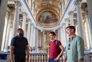 Gå förbi kön till Versailles slott och trädgårdstur med transfer