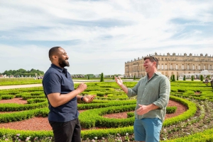 Gå förbi kön till Versailles slott och trädgårdstur med transfer
