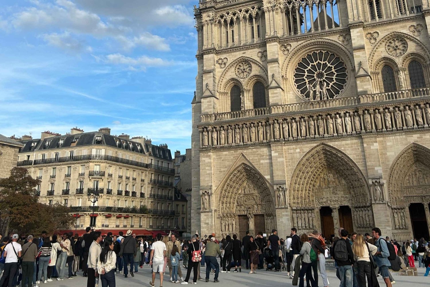 Small-Group Walking Tour Paris Notre-Dame & Île de la Cité