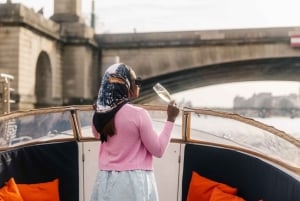 La croisière officielle Emily in Paris Champagne Seine