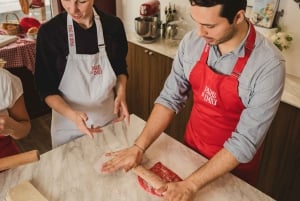 Der offizielle Croissant-Backkurs von Emily in Paris