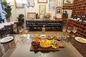 Paris: Wine Tasting Experience with 6 Wines and Cheese Board