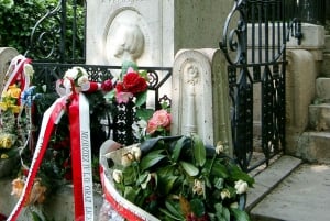The Père Lachaise Cemetery: Guided 2-Hour Small-Group Tour