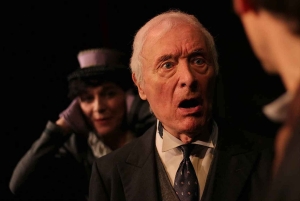 Théâtre à Paris : La cantatrice chauve (The Bald Soprano)