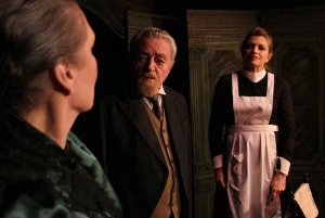 Théâtre à Paris : La cantatrice chauve (The Bald Soprano)