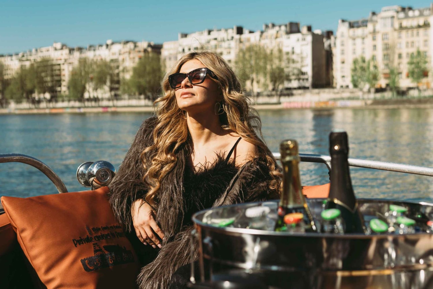 Parhaat yksityiset risteilyt Pariisissa samppanjalla ja muilla yllätyksillä