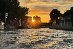 Parhaat yksityiset risteilyt Pariisissa samppanjalla ja muilla yllätyksillä