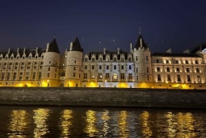 Parhaat yksityiset risteilyt Pariisissa samppanjalla ja muilla yllätyksillä