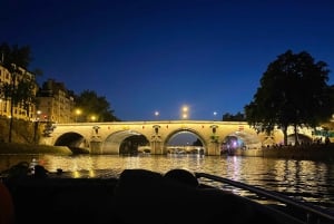 Parhaat yksityiset risteilyt Pariisissa samppanjalla ja muilla yllätyksillä