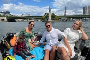 Parhaat yksityiset risteilyt Pariisissa samppanjalla ja muilla yllätyksillä