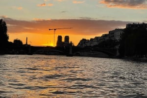 Parhaat yksityiset risteilyt Pariisissa samppanjalla ja muilla yllätyksillä