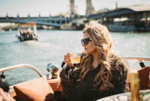 Parhaat yksityiset risteilyt Pariisissa samppanjalla ja muilla yllätyksillä