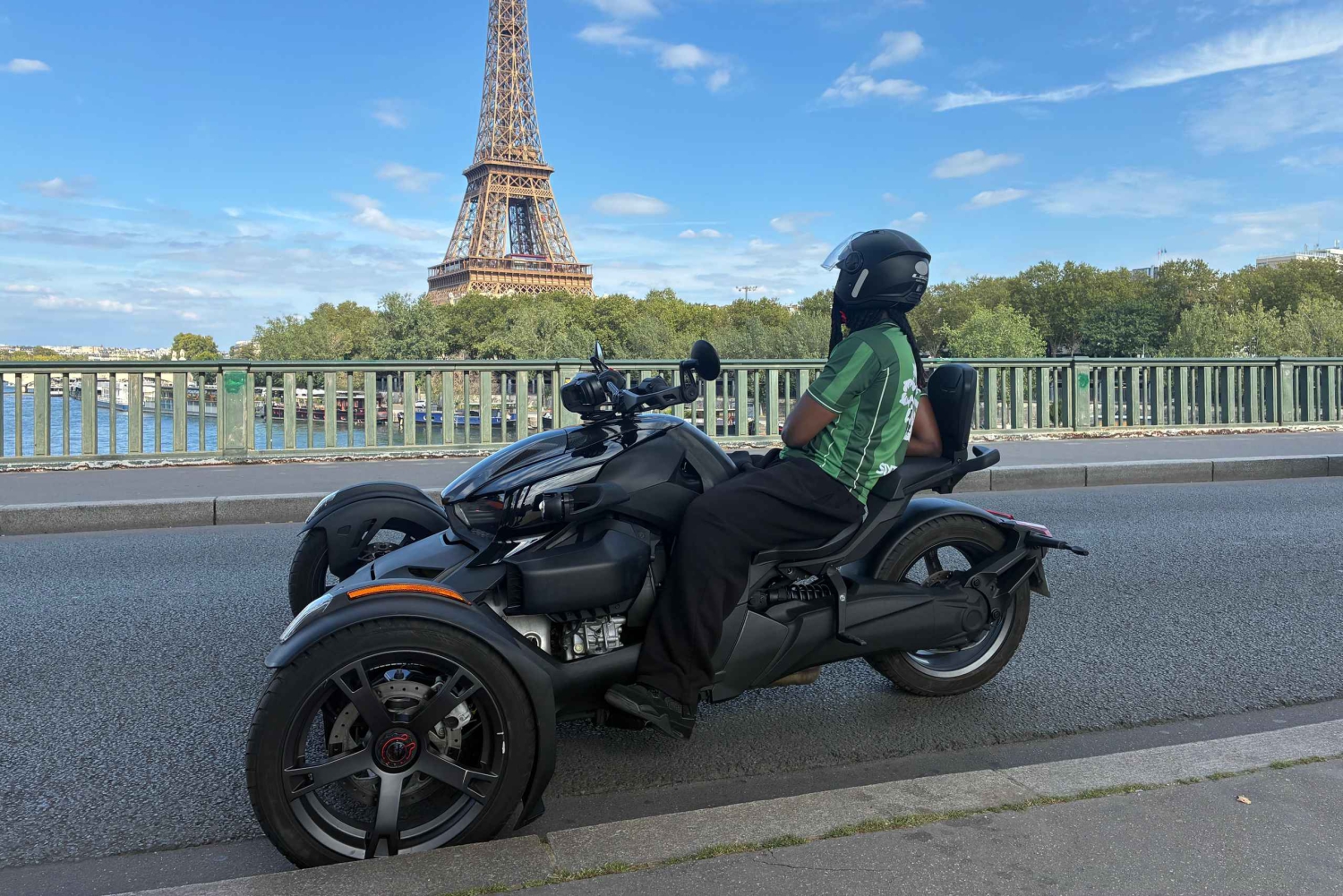 Visita a Paris em Can-Am Ryker de 3 rodas – A experiência exclusiva em Paris