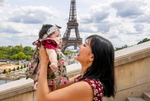 Paris: Photoshoot Around Eiffel Tower with 55 Edited Photos