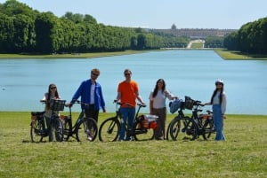 Versailles: Bike Tour on a premium Dutch bike
