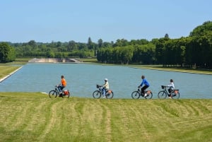 Versailles: Bike Tour on a premium Dutch bike