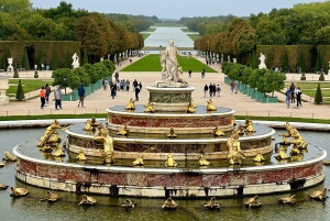 Versalles: tour guiado en chino con entrada al palacio y los jardines