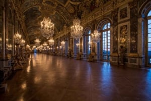 Versailles: Palace & Gardens Guided Tour with Entry Tickets