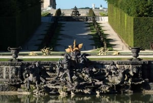 Versailles: Palace & Gardens Guided Tour with Entry Tickets