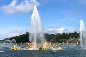 Versailles: Palace & Gardens Guided Tour with Entry Tickets