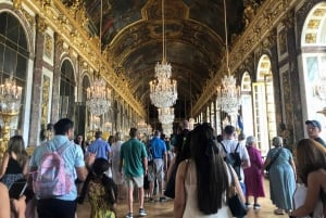 Versailles: Palace & Gardens Guided Tour with Entry Tickets