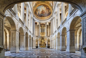 Versailles: Palace & Gardens Guided Tour with Entry Tickets