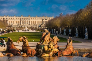 Versailles: Visita guiada ao Palácio e aos Jardins com bilhetes de entrada