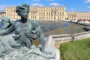ヴェルサイユ宮殿とマリーアントワネットの邸宅プライベートツアー