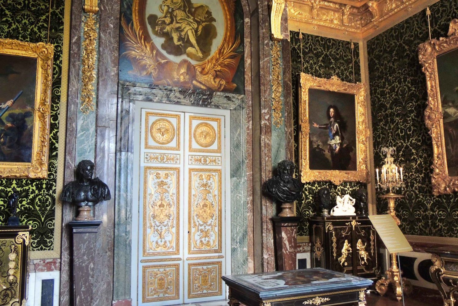 Versailles Palace: Skip-the-Line Exclusive Tour