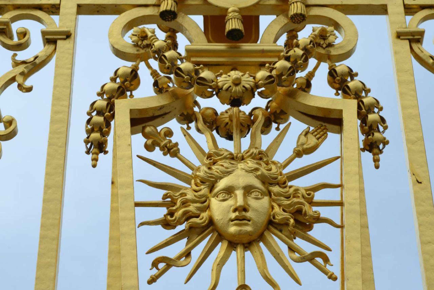 Versaillesin palatsin vierailu minibussilla Pariisista, puoli päivää