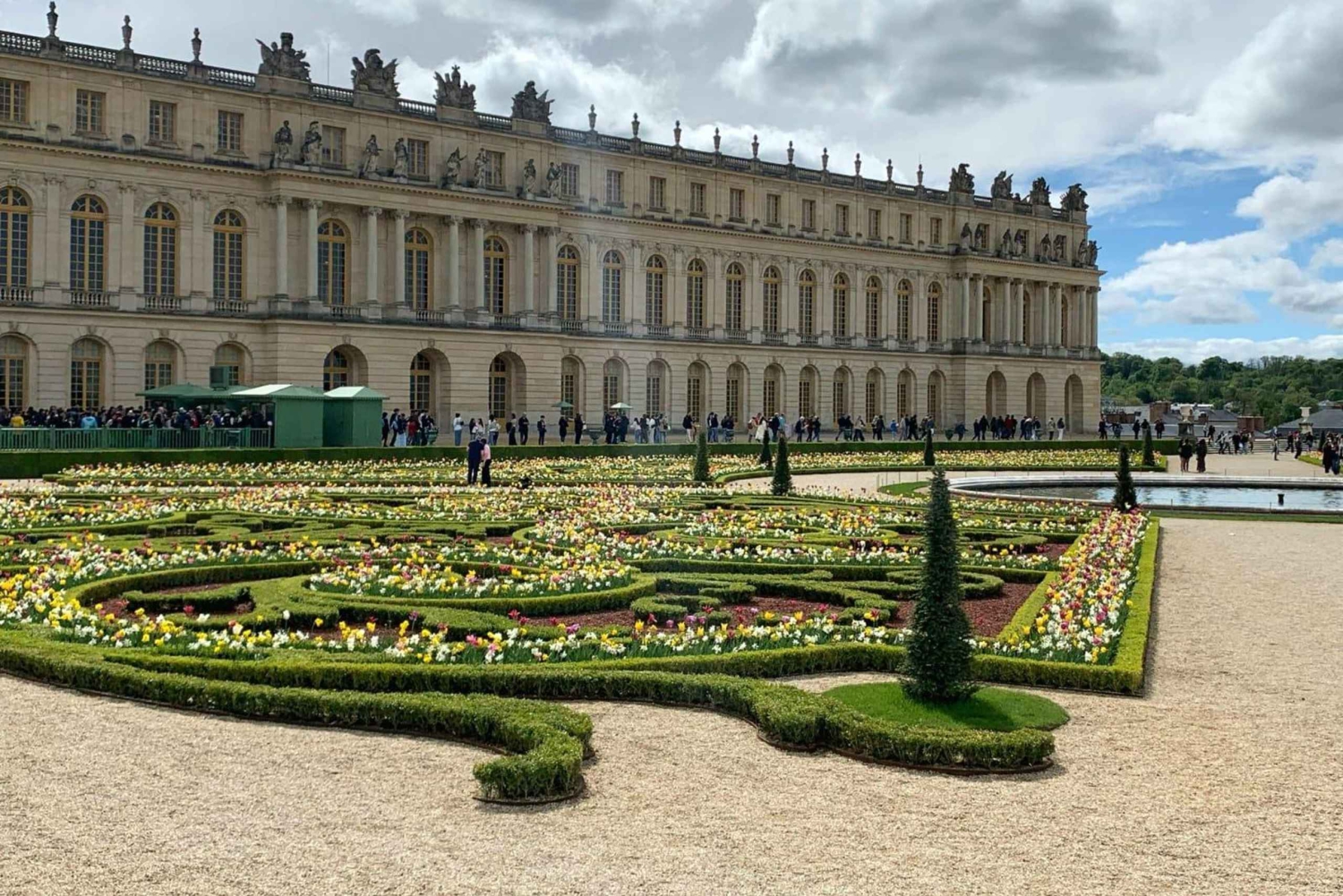 Versaillesin palatsin vierailu minibussilla Pariisista, puoli päivää
