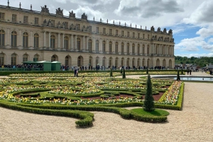 Versaillesin palatsin vierailu minibussilla Pariisista, puoli päivää