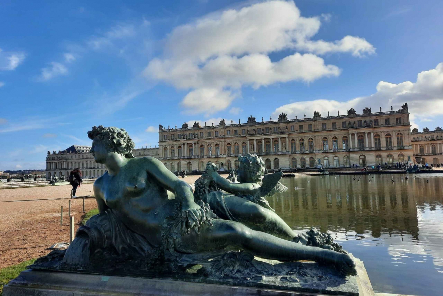 Versailles Round-Trip Transfers: Multiple Departures