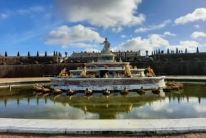 Versailles Round-Trip Transfers: Multiple Departures