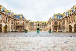 Versailles: Skip-the-Line Day Tour & Transfer from Paris